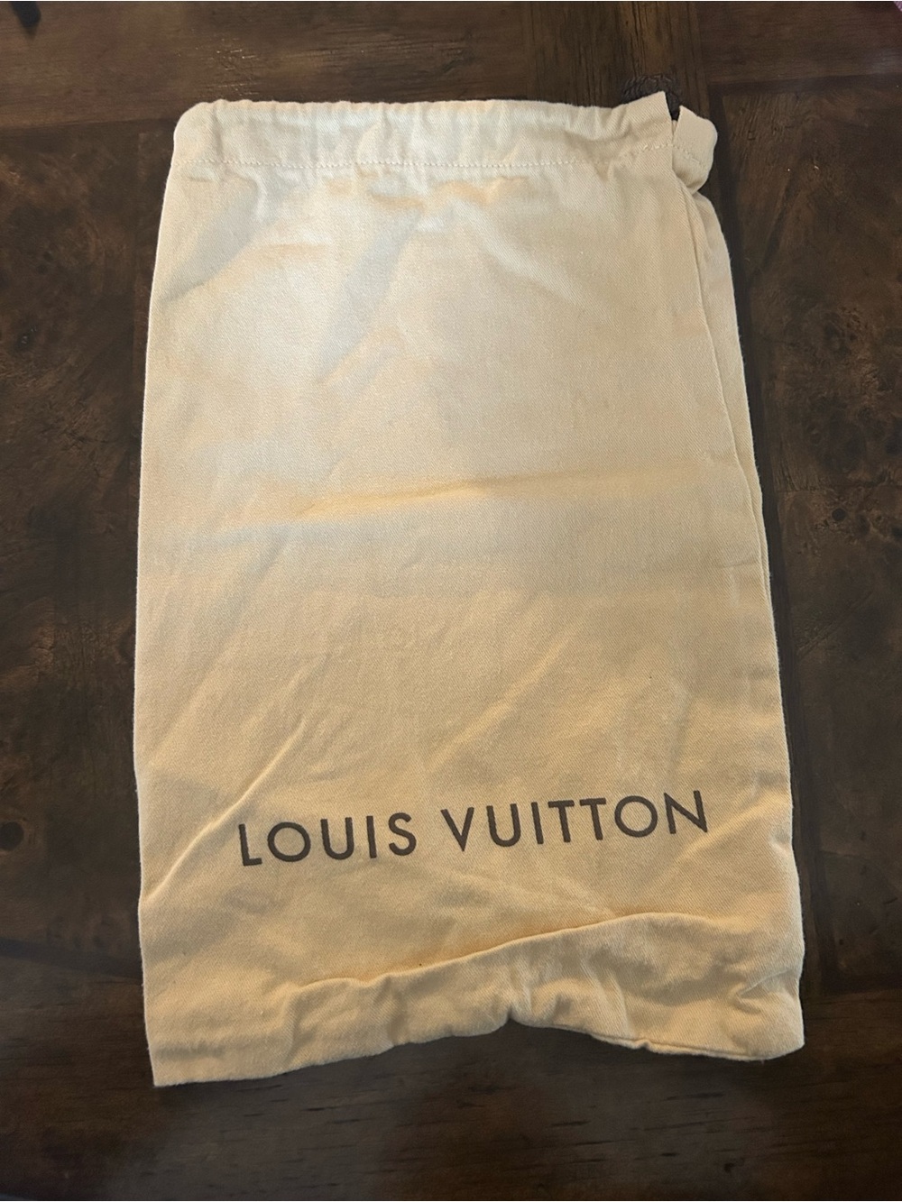 Louis Vuitton Dust bag 9 x 14

A few marks on